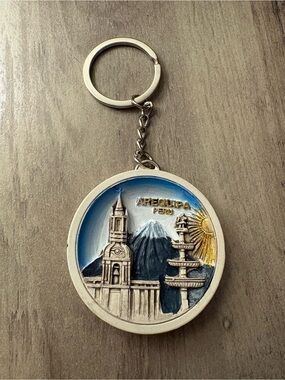 Arequipa Peru Souvenir Keychain - Scenic Volcano & Fountain